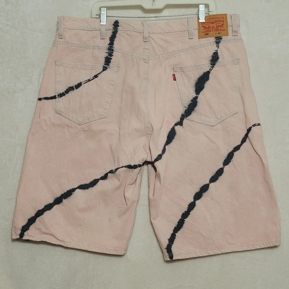 Levi's Men's Shorts Sz 40 Loose Baggy Salmon Denim 569